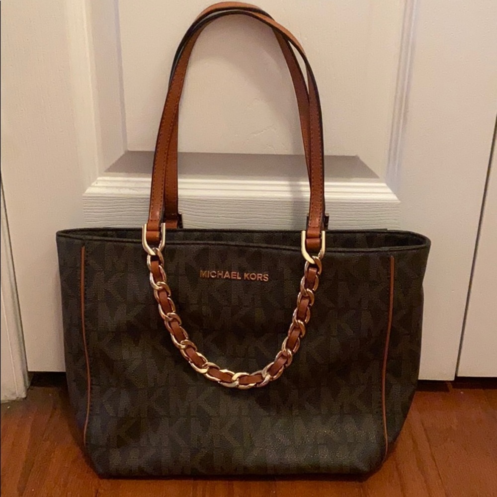 Michael Kors logo shoulder bag